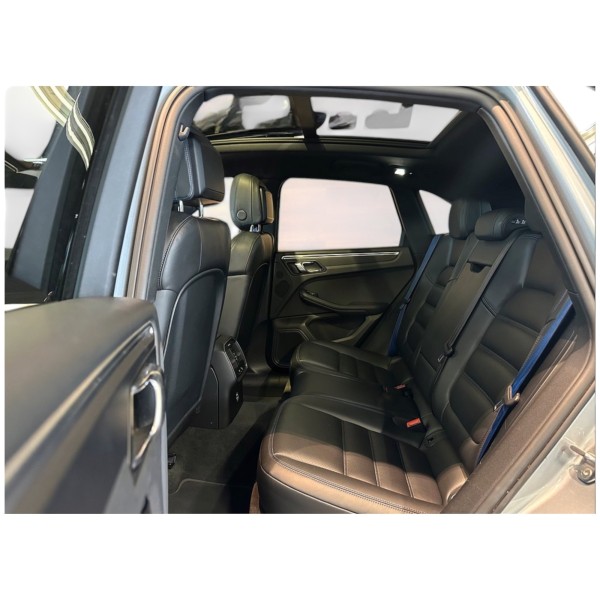 Porsche Macan T | Agile Compact SUV with Luxury Touch