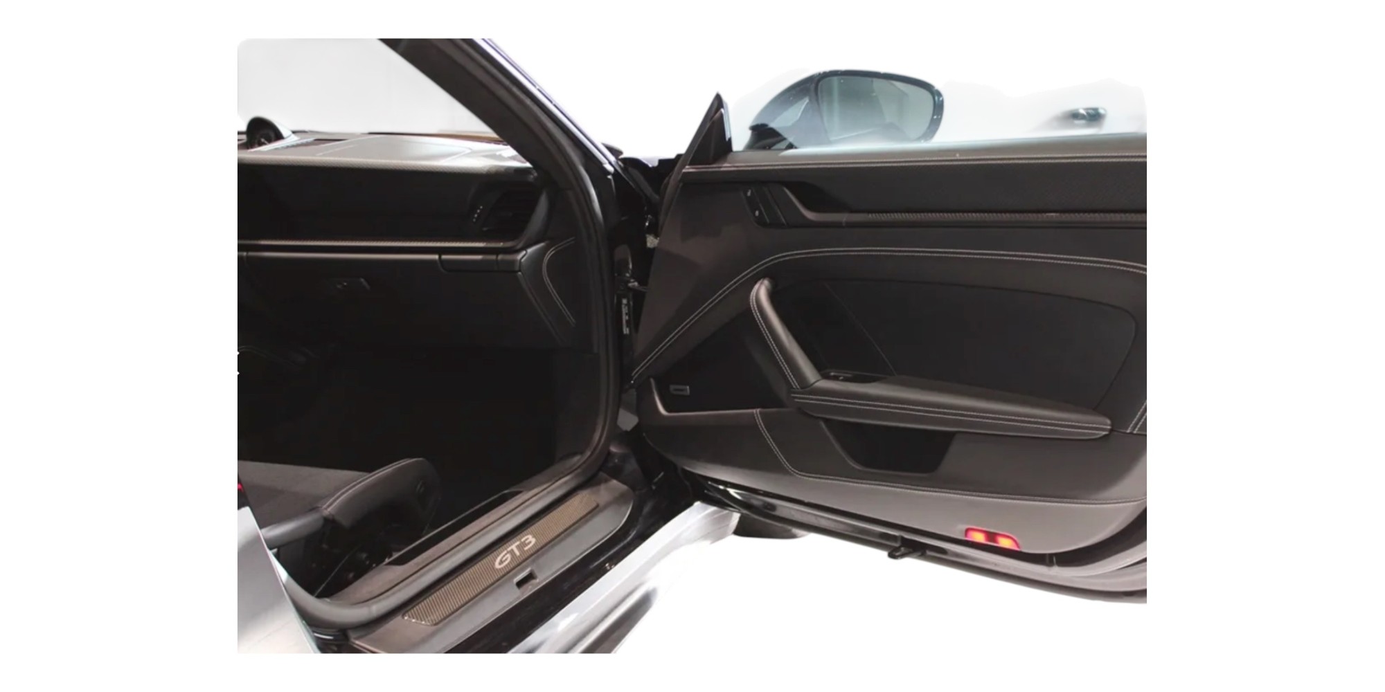 Porsche 911 992 GT3 Touring – Pure Driving Passion