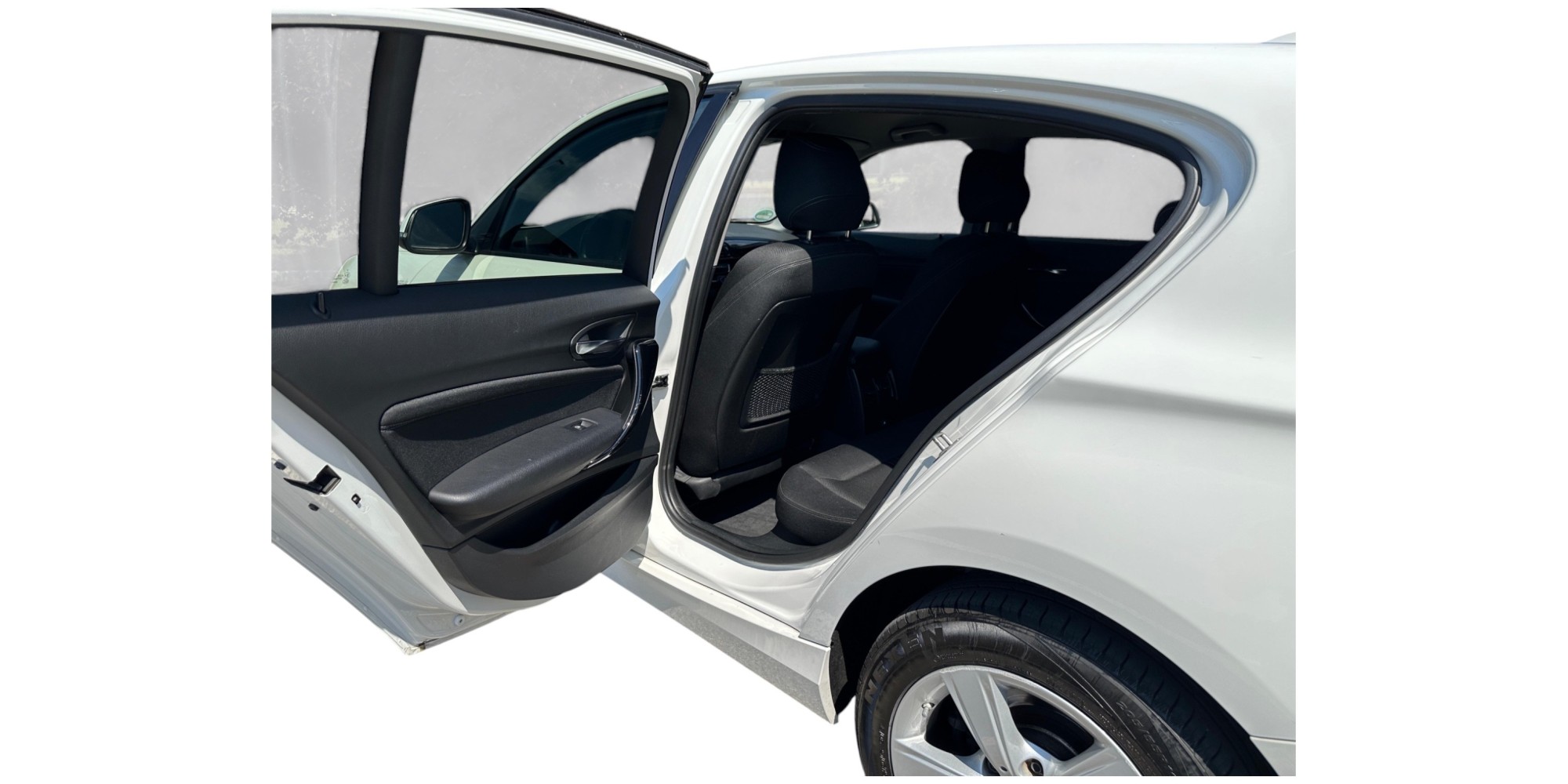 BMW 118d Sport Line | Stylish and Efficient Hatchback