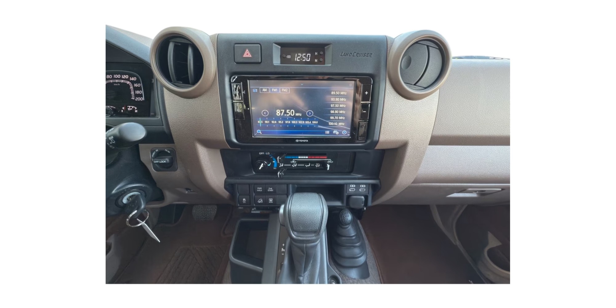 Toyota Land Cruiser 76 AT Luxury | Modena Motors