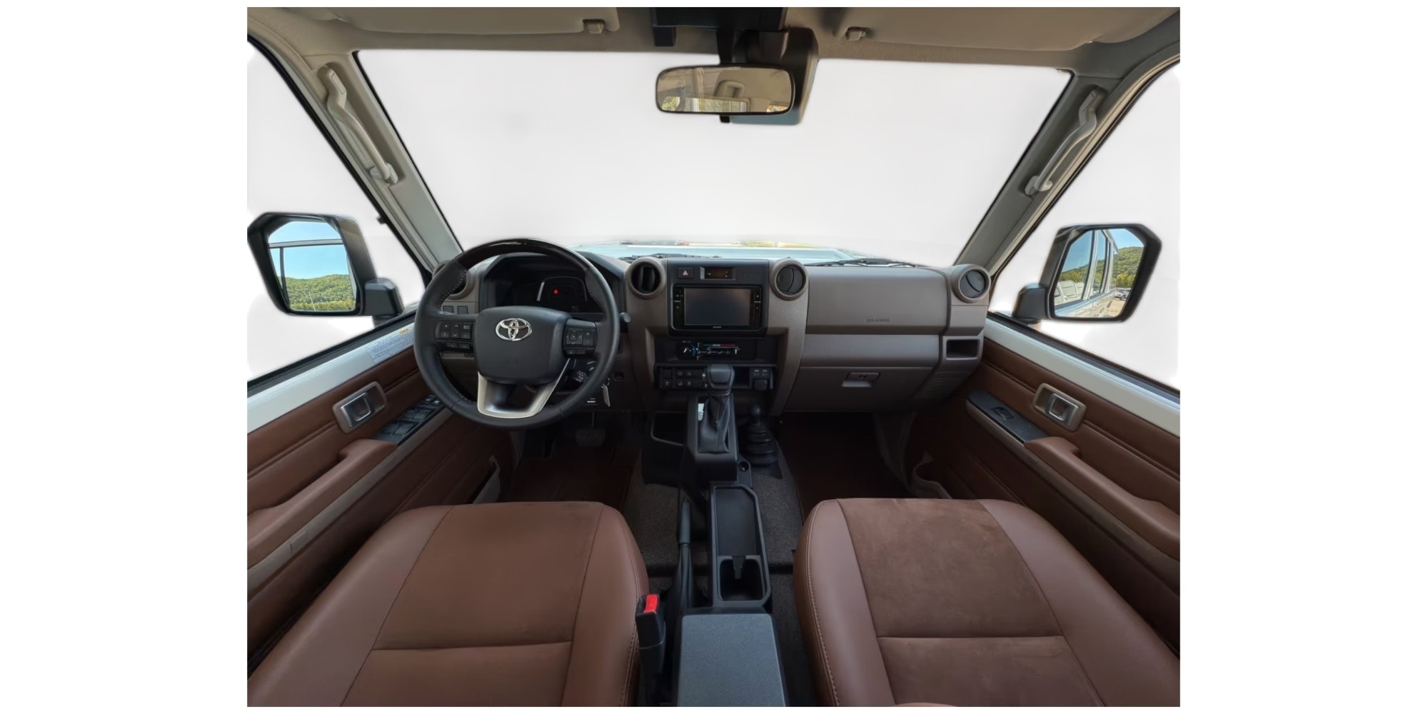 Toyota Land Cruiser 76 AT Luxury | Modena Motors