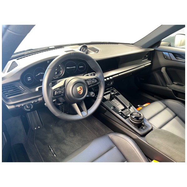 Porsche 911 992 GTS| Exclusive Luxury