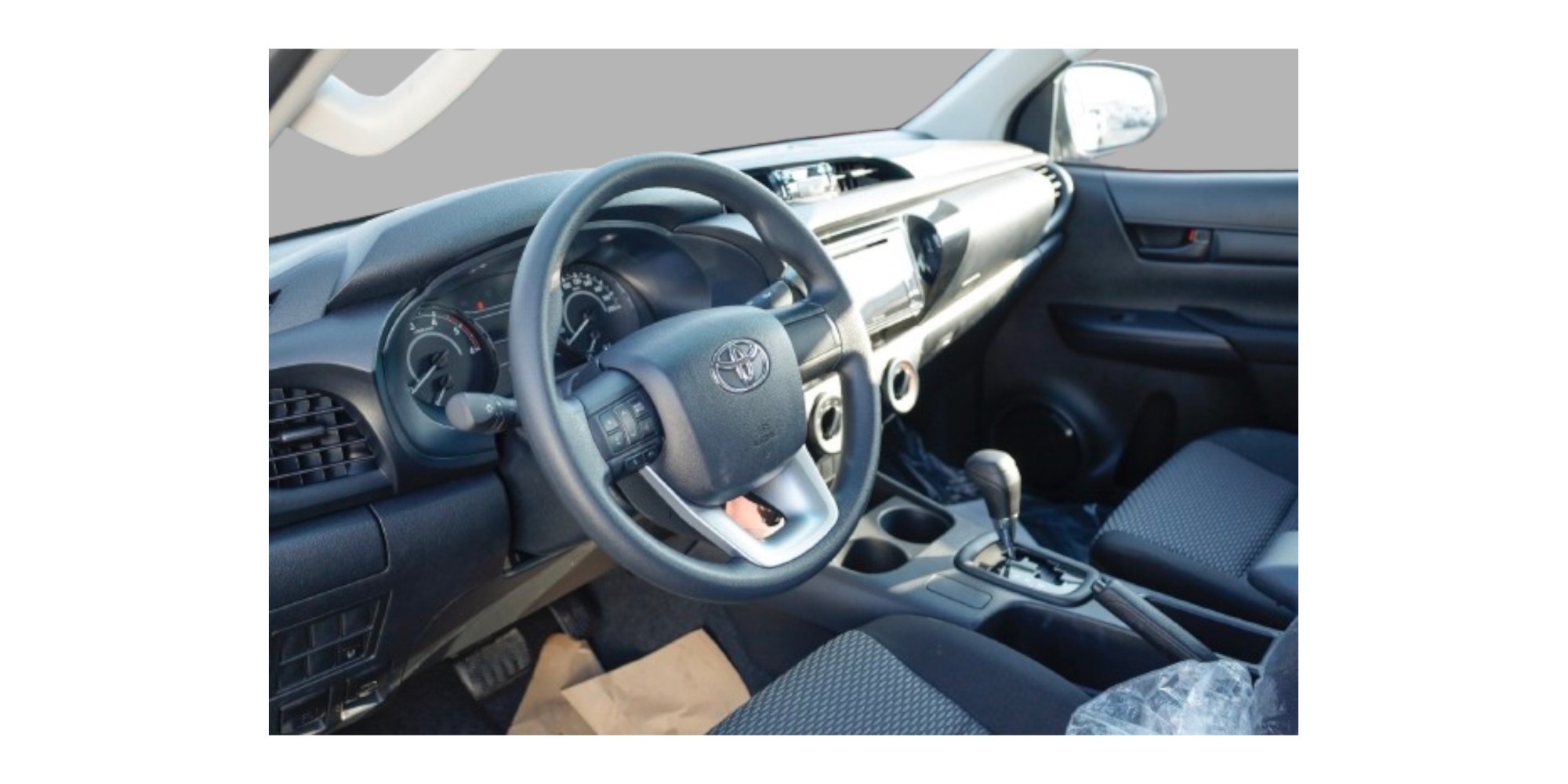 Toyota Hilux Double Cabin 2.4L DLX G