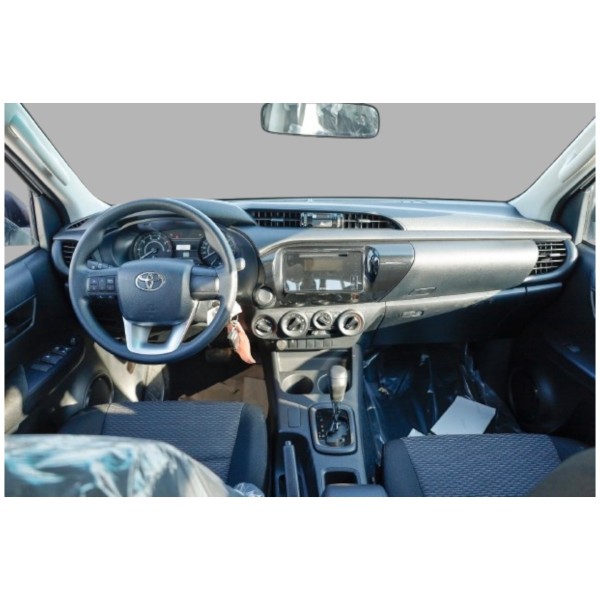 Toyota Hilux Double Cabin 2.4L DLX G