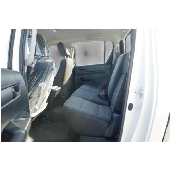 Toyota Hilux Double Cabin 2.4L DLX G