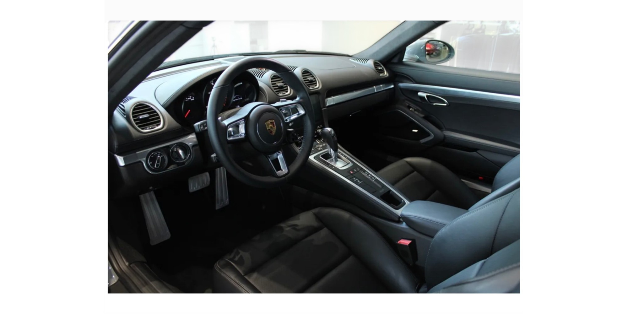 Porsche 718 Cayman GTS available at Modena Motors GmbH