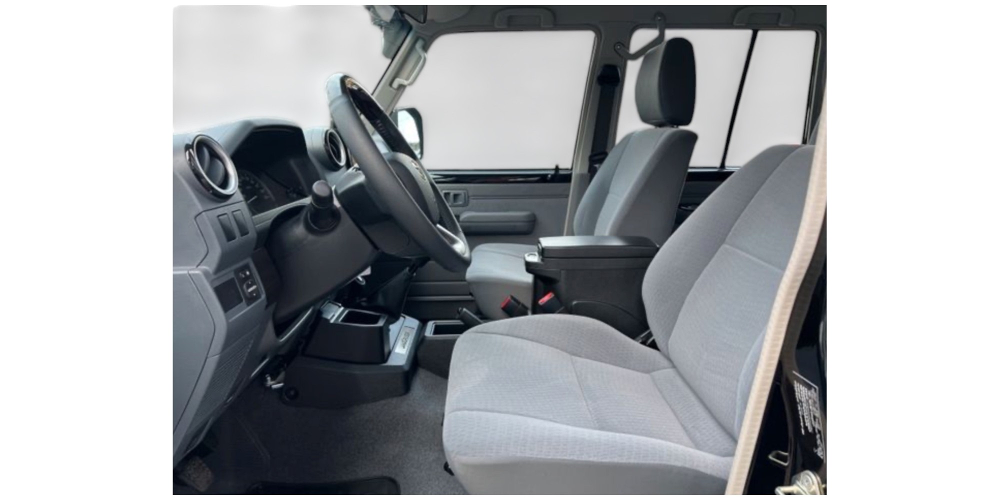 Toyota Land Cruiser 76 AT Luxury | Modena Motors