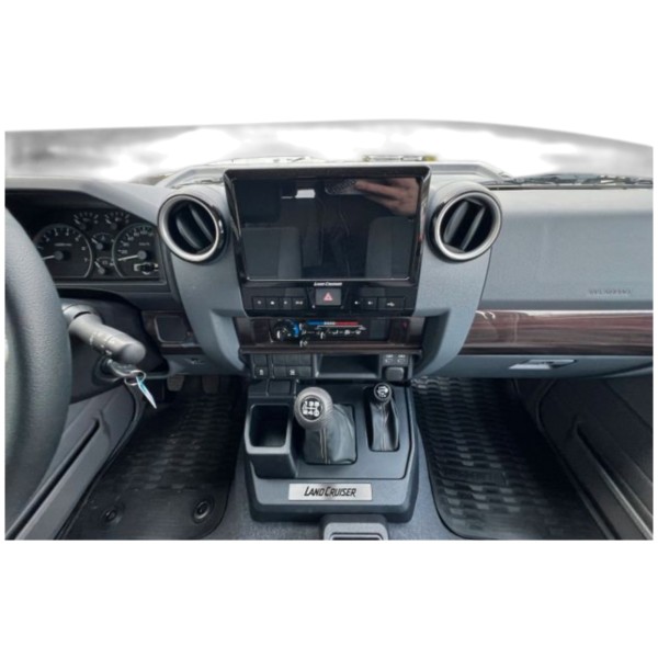 Toyota Land Cruiser 76 AT Luxury | Modena Motors