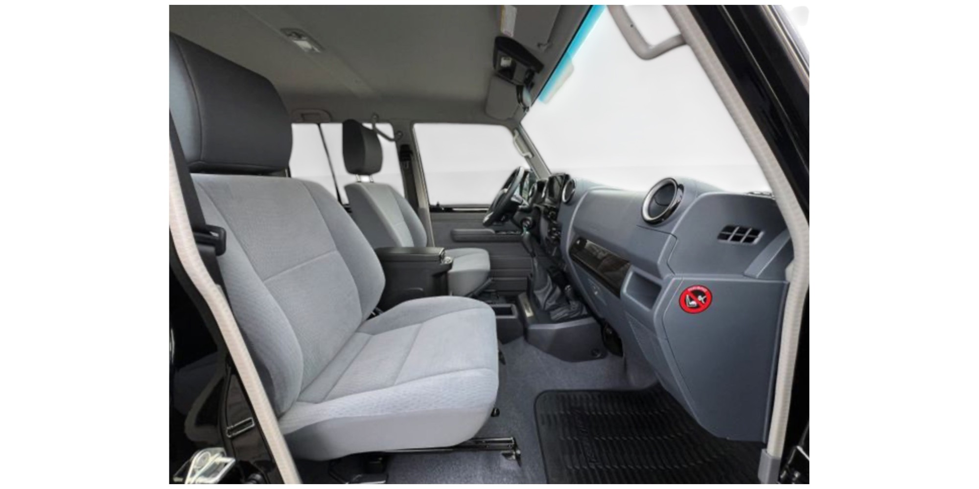 Toyota Land Cruiser 76 AT Luxury | Modena Motors