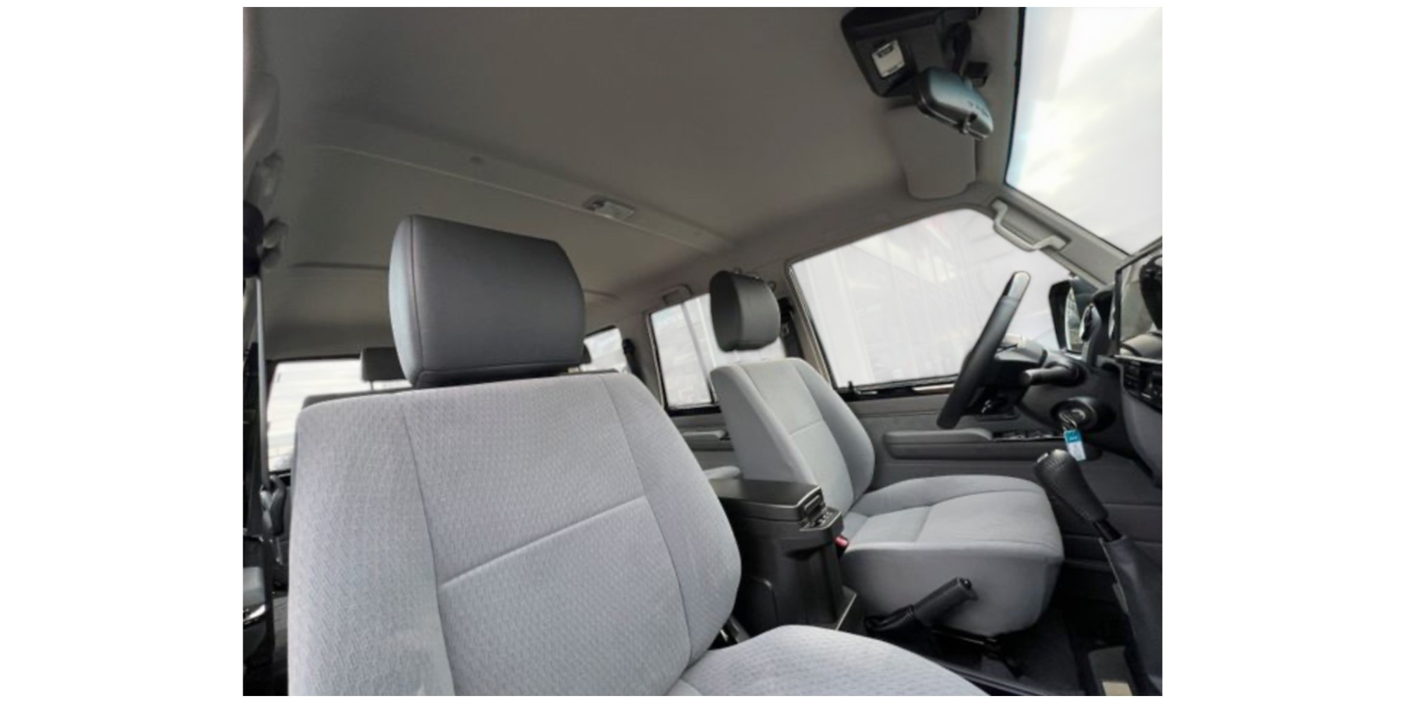 Toyota Land Cruiser 76 AT Luxury | Modena Motors