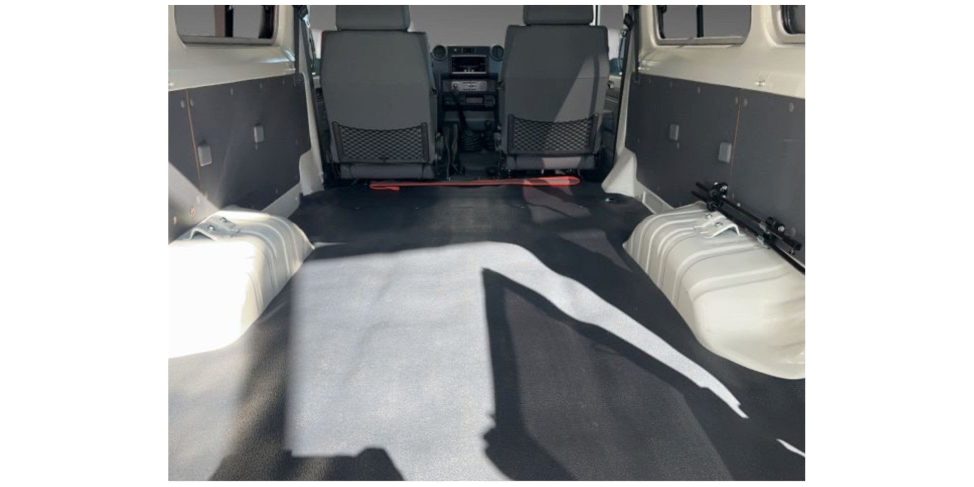 Toyota Land Cruiser 78 | Modena Motors