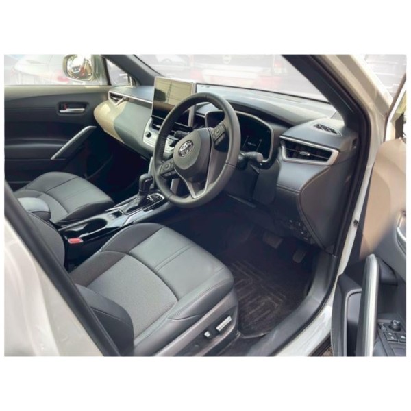 Toyota Corolla Cross RHD 2.0 kaufen | Modena Motors