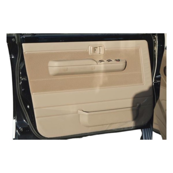 Toyota Land Cruiser 76 AT Luxury | Modena Motors