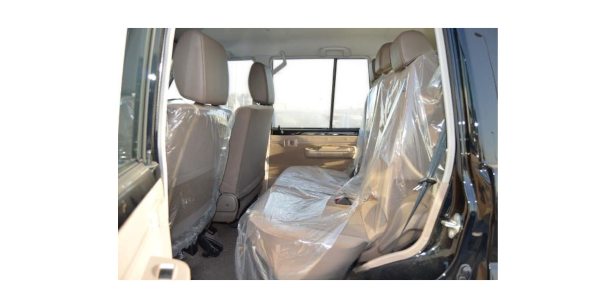 Toyota Land Cruiser 76 AT Luxury | Modena Motors