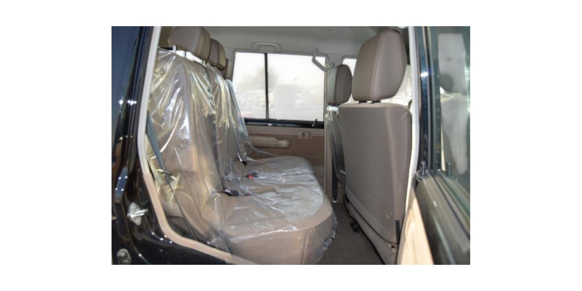 Toyota Land Cruiser 76 AT Luxury | Modena Motors