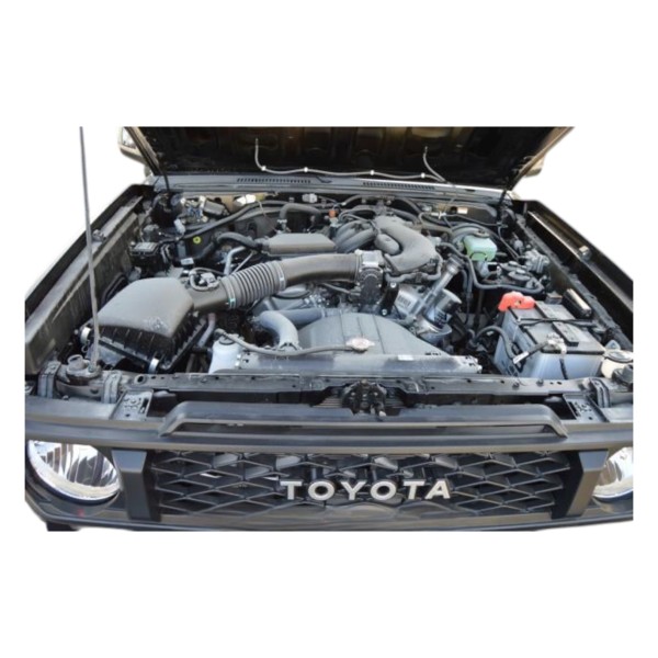 Toyota Land Cruiser 76 AT Luxury | Modena Motors