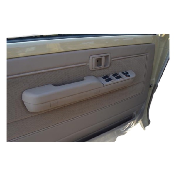 Toyota Land Cruiser 76 AT Luxury | Modena Motors