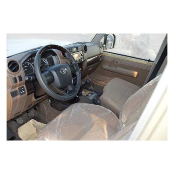 Toyota Land Cruiser 76 AT Luxury | Modena Motors