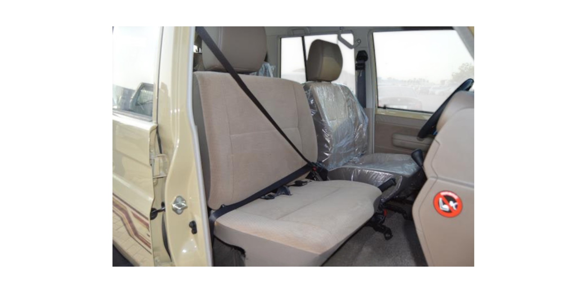 Toyota Land Cruiser 76 AT Luxury | Modena Motors