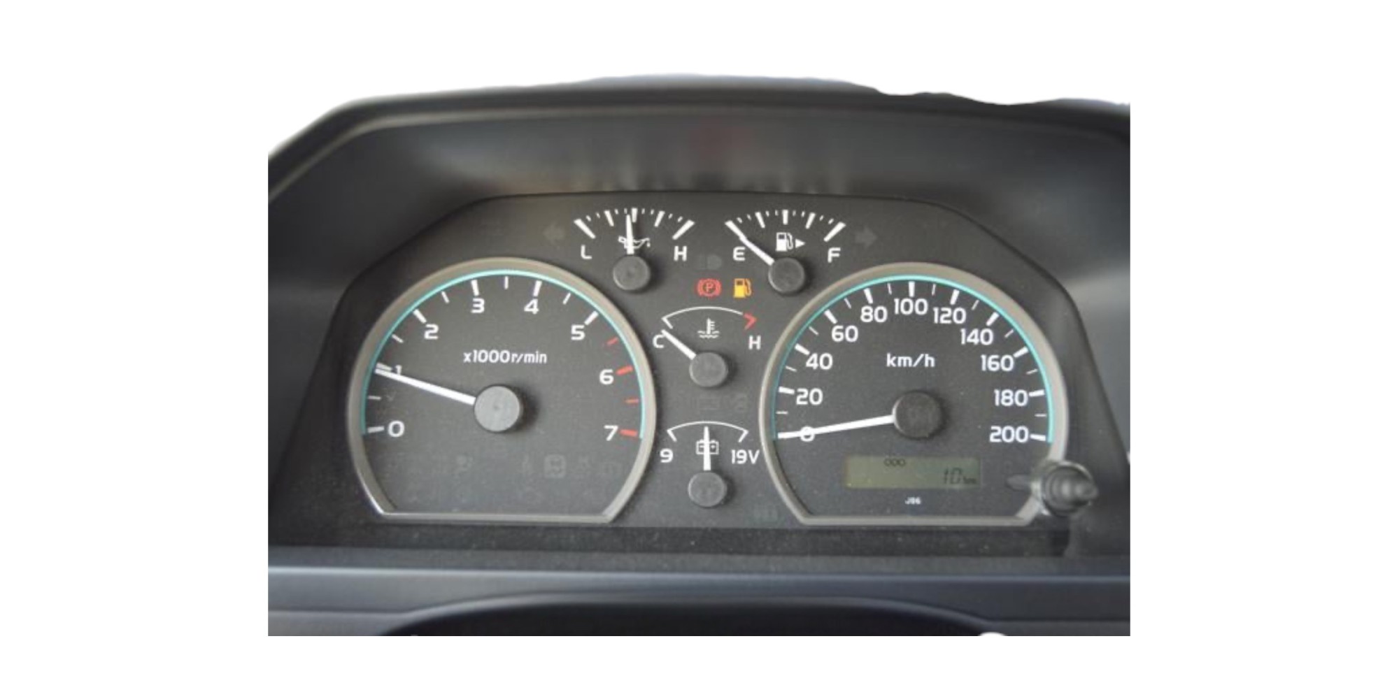 Toyota Land Cruiser 76 AT Luxury | Modena Motors