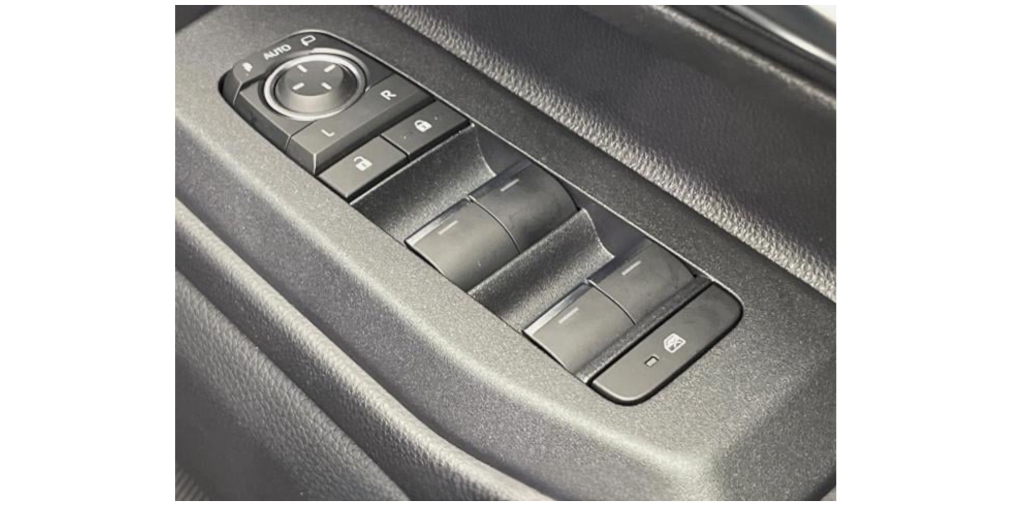 Toyota Land Cruiser 2.7 RHD | Robust und Zuverlässig