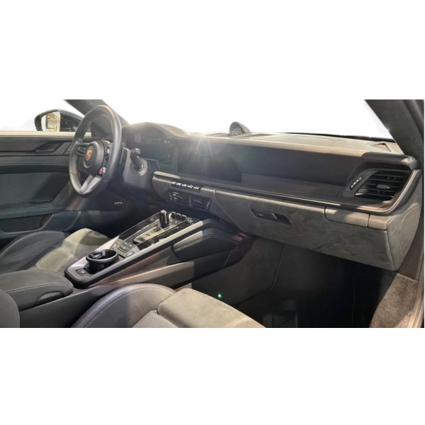 Porsche 911 992.2 Carrera 4 GTS - Sportwagen-Perfektion unter freiem Himmel