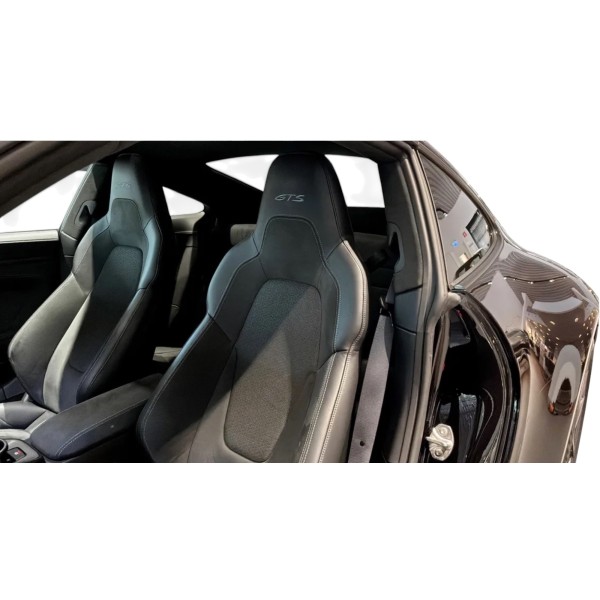 Porsche 911 992.2 Carrera 4 GTS - Sportwagen-Perfektion unter freiem Himmel