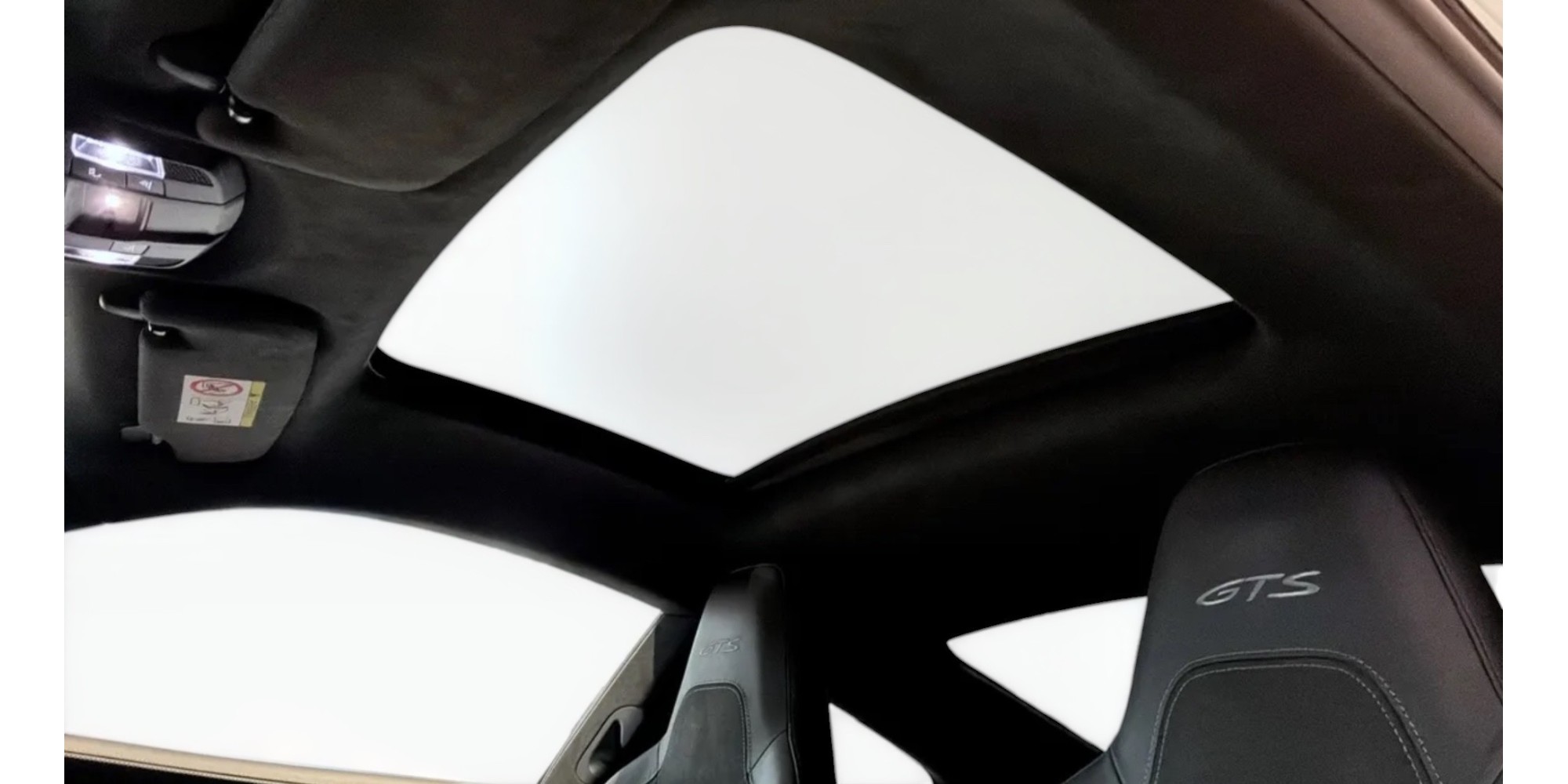 Porsche 911 992.2 Carrera 4 GTS - Sportwagen-Perfektion unter freiem Himmel