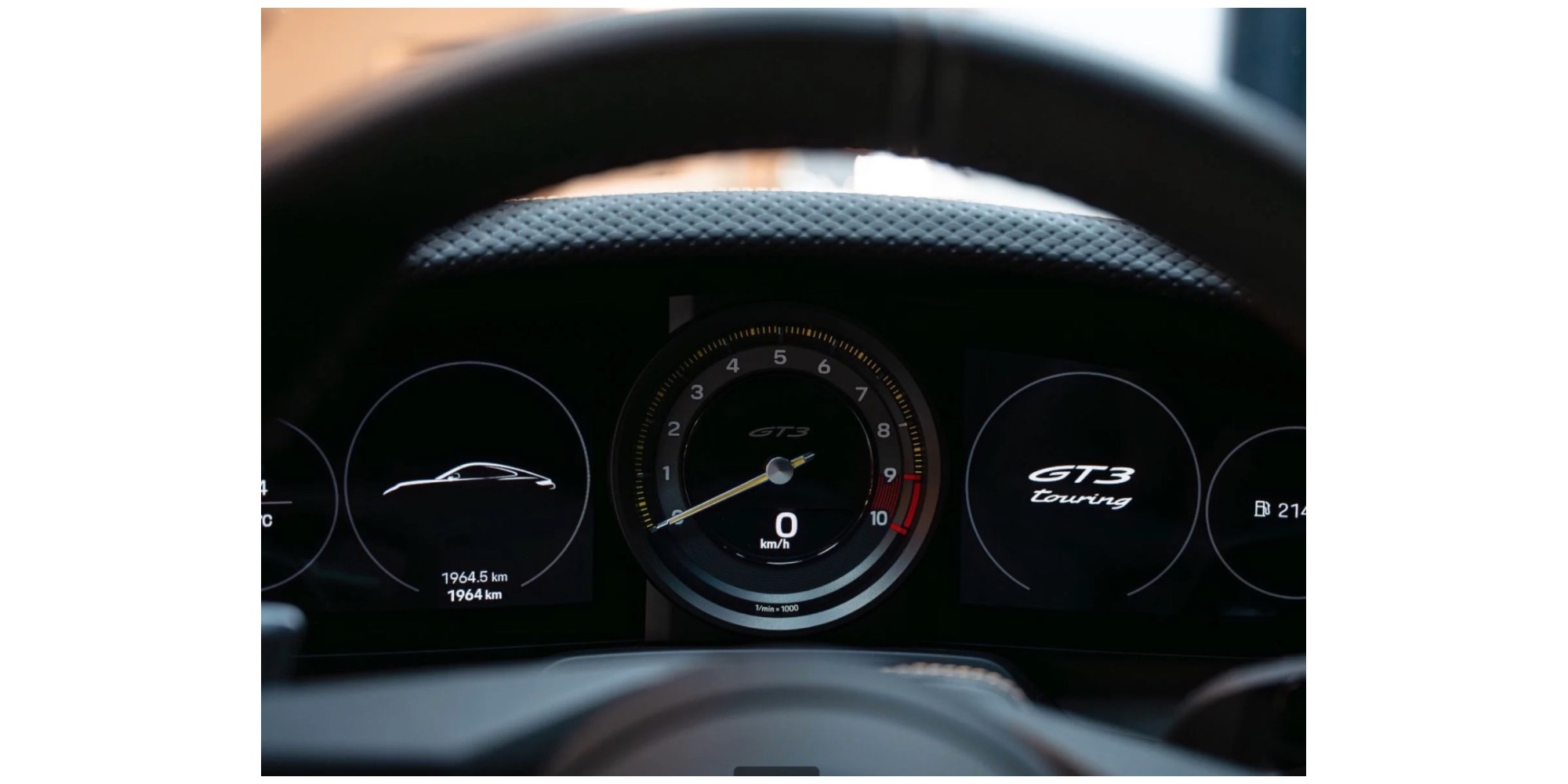 Porsche 911 992 GT3 Touring – Pure Driving Passion