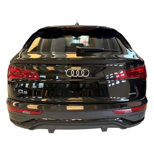 Audi Q5 Sportback | Advanced Hybrid SUV