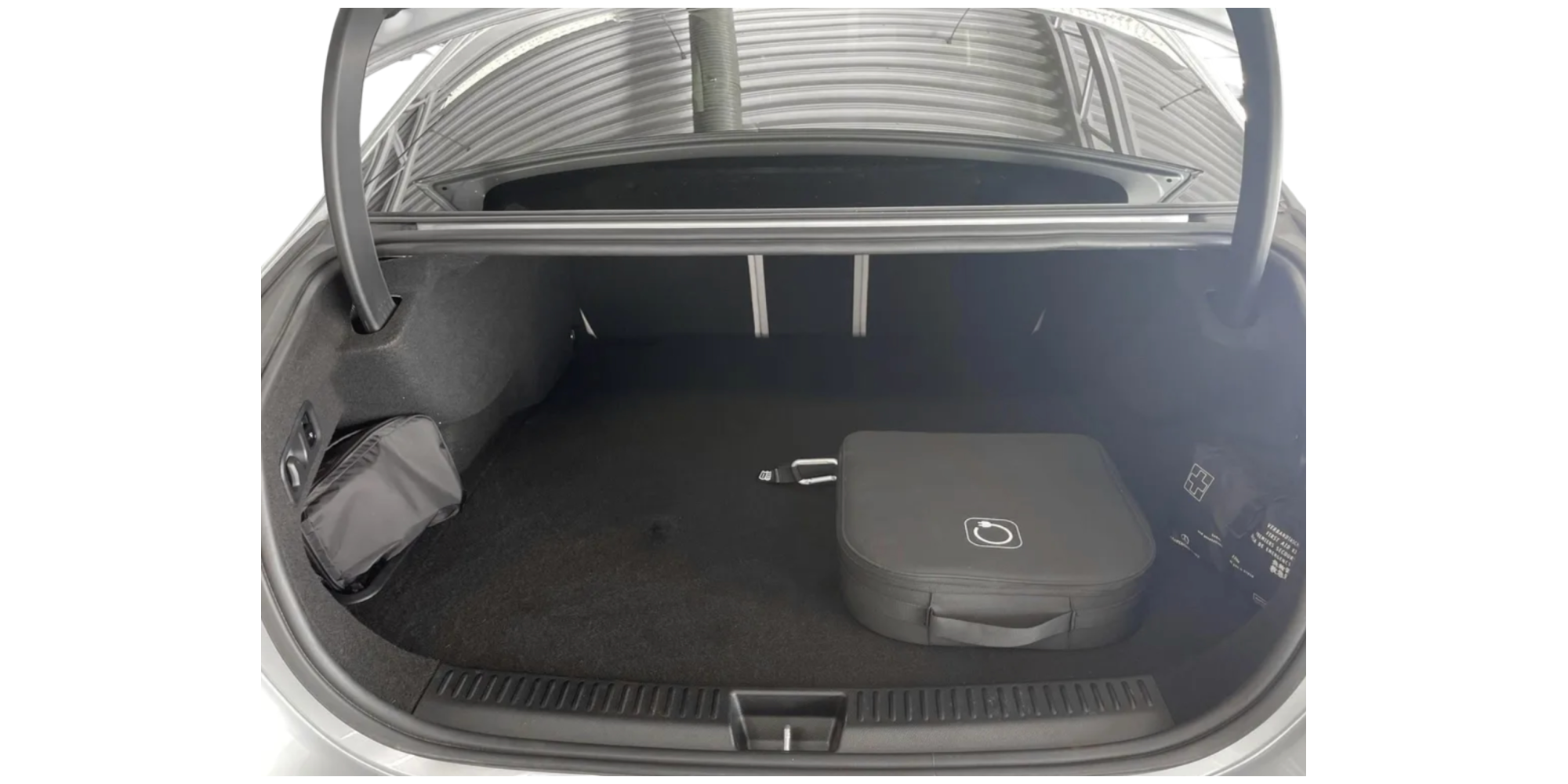 Mercedes-Benz E 300 e 4MATIC Limousine in vendita Modena Motors