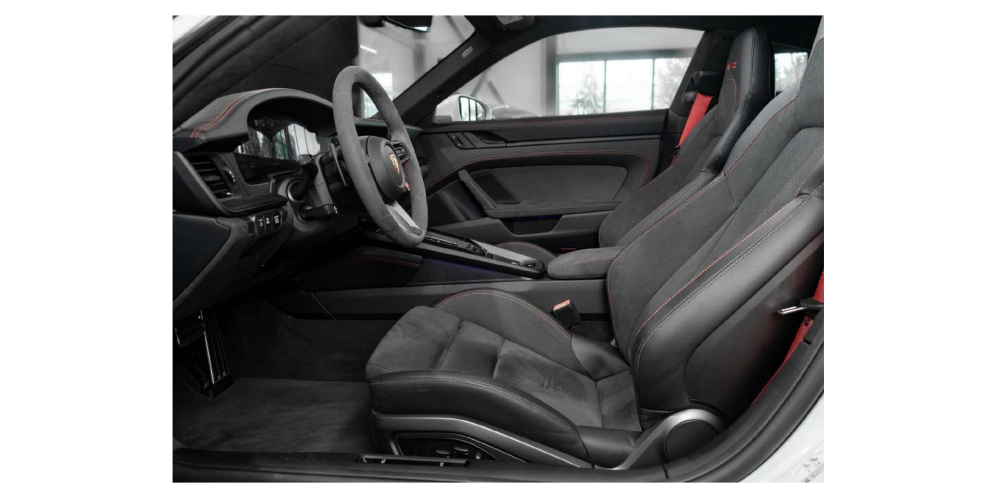 Porsche 911 992.2 Carrera 4 GTS - Sportwagen-Perfektion unter freiem Himmel