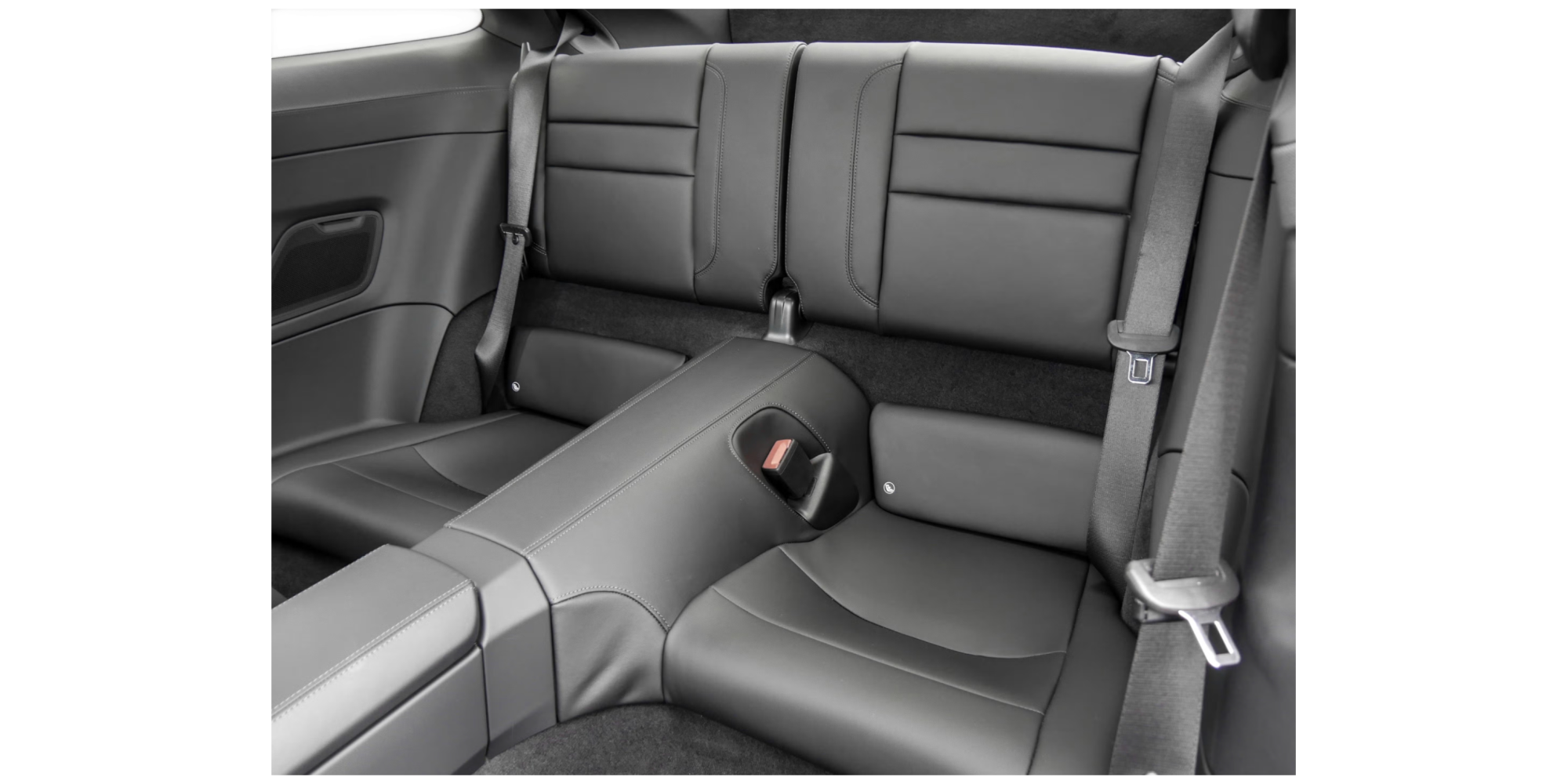 Porsche 911 992 4S – Performance & Precision