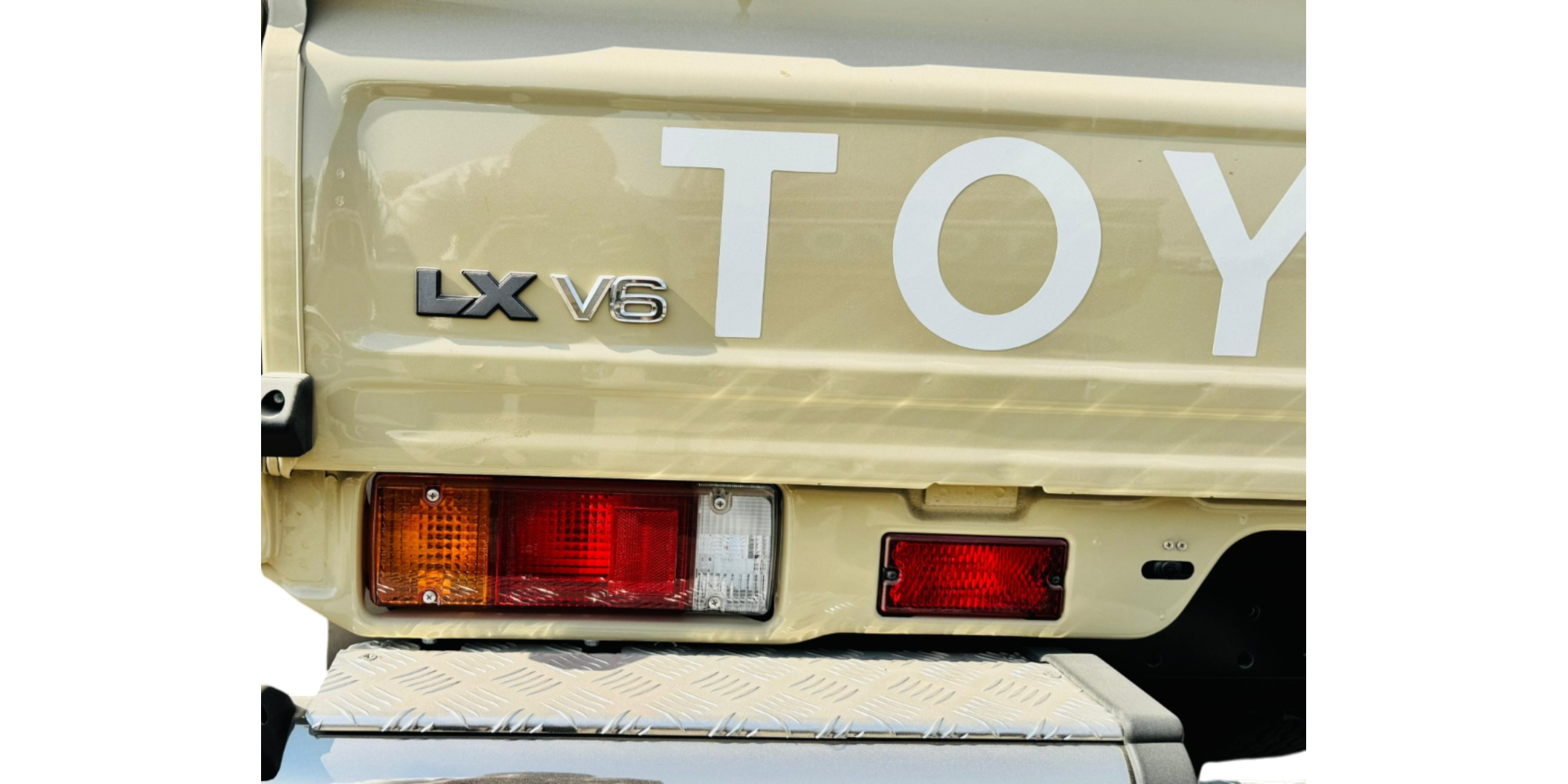 Toyota Land Cruiser 79 Double Cab 4.0 Benzin 4WD AT Vollausstattung