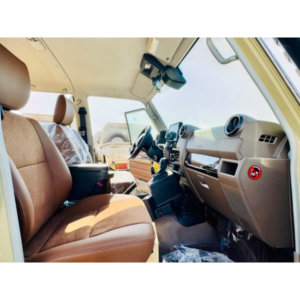 Toyota Land Cruiser 79 Double Cab 4.0 Benzin 4WD AT Vollausstattung