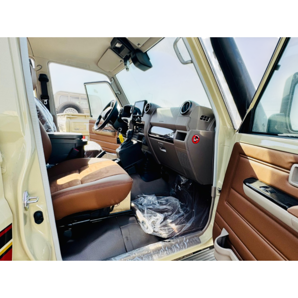 Toyota Land Cruiser 79 Double Cab 4.0 Benzin 4WD AT Vollausstattung