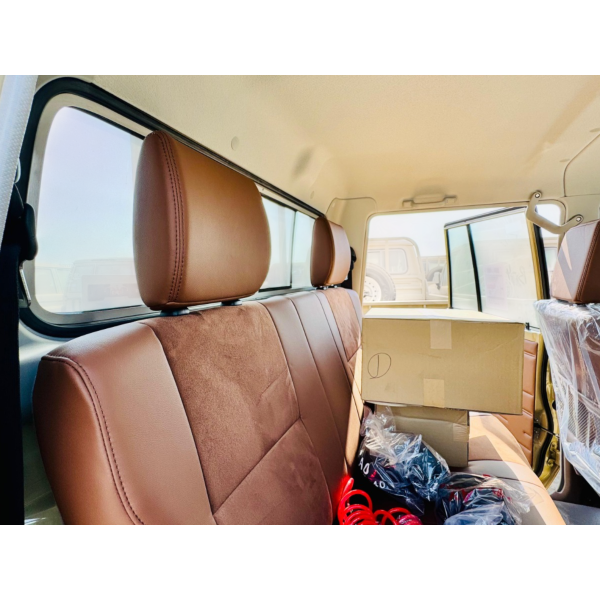 Toyota Land Cruiser 79 Double Cab 4.0 Benzin 4WD AT Vollausstattung