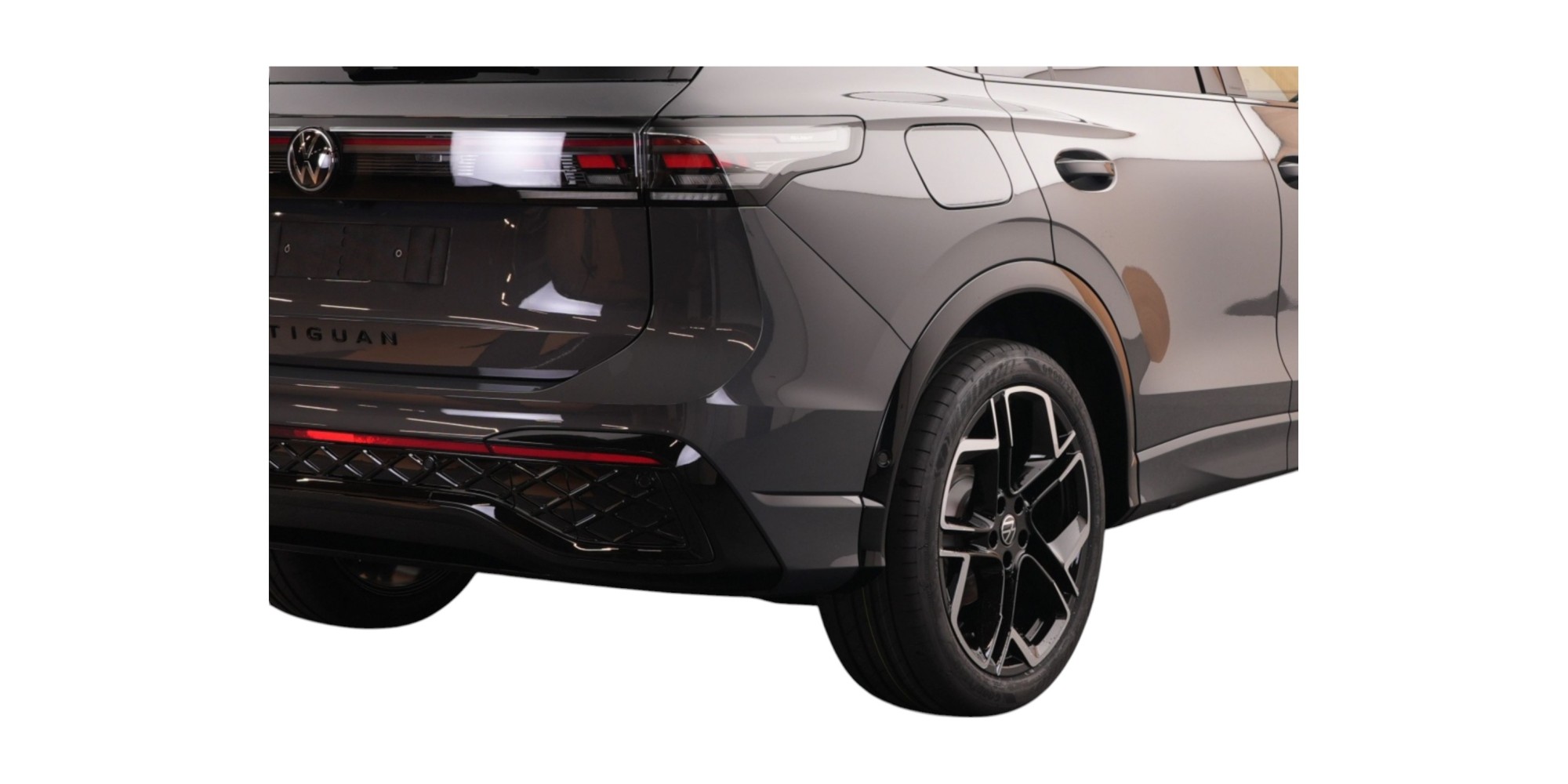 Volkswagen Tiguan R-Line 1.5 eTSI DSG | Eleganza SUV dinamica