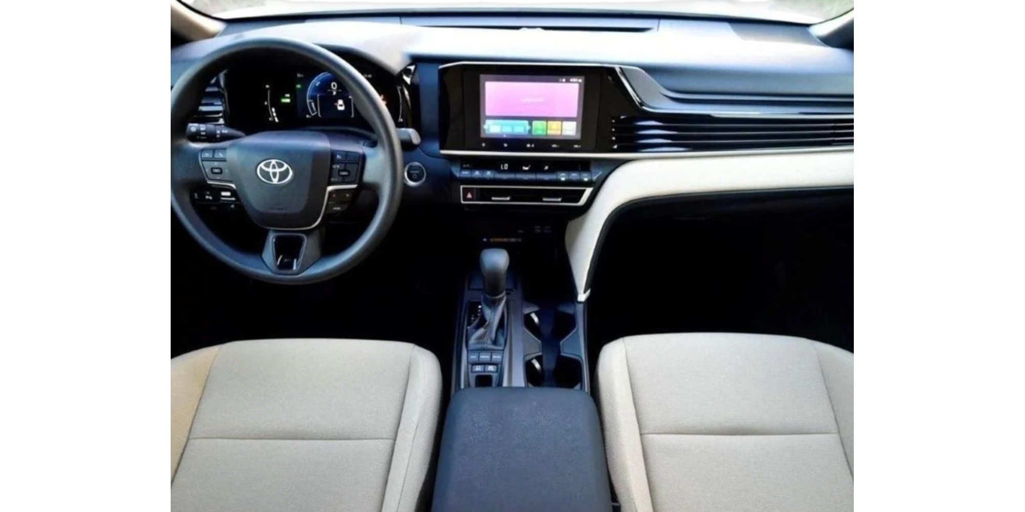 Toyota Camry 2.5 Hybrid AT Modena Motors GmbH