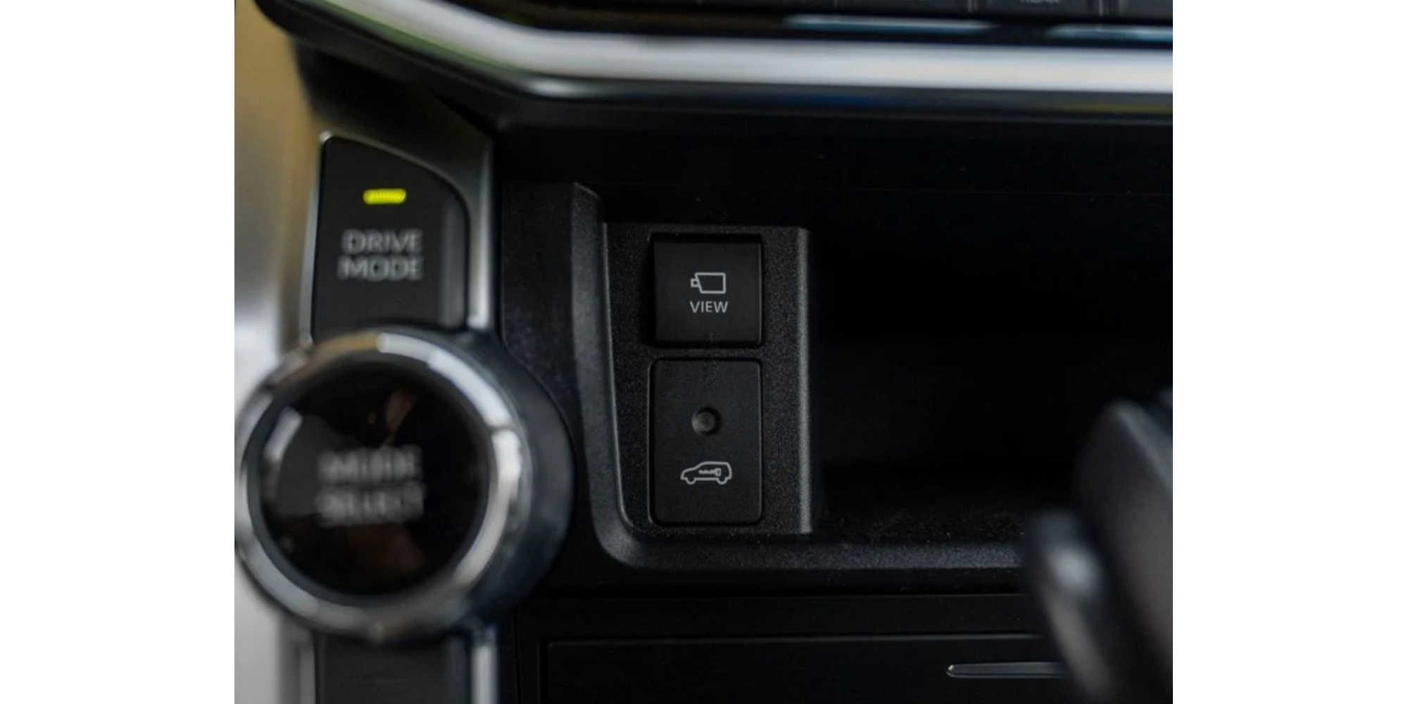 Toyota Land Cruiser 300 VXR V6 3.3L 7 Seats Modena Motors