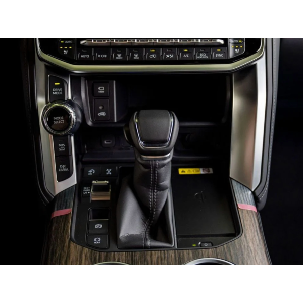 Toyota Land Cruiser 300 VXR V6 3.3L 7 Seats Modena Motors