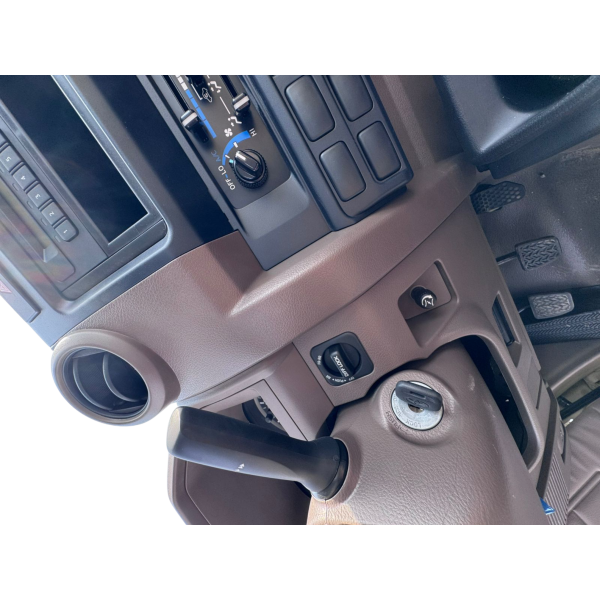 Toyota Land Cruiser 79 Double Cab 4.2 Diesel 2023