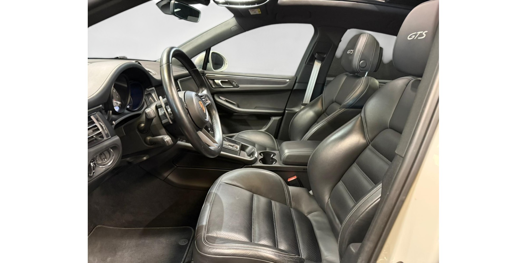 Porsche Macan GTS | High-Performance Luxury SUV