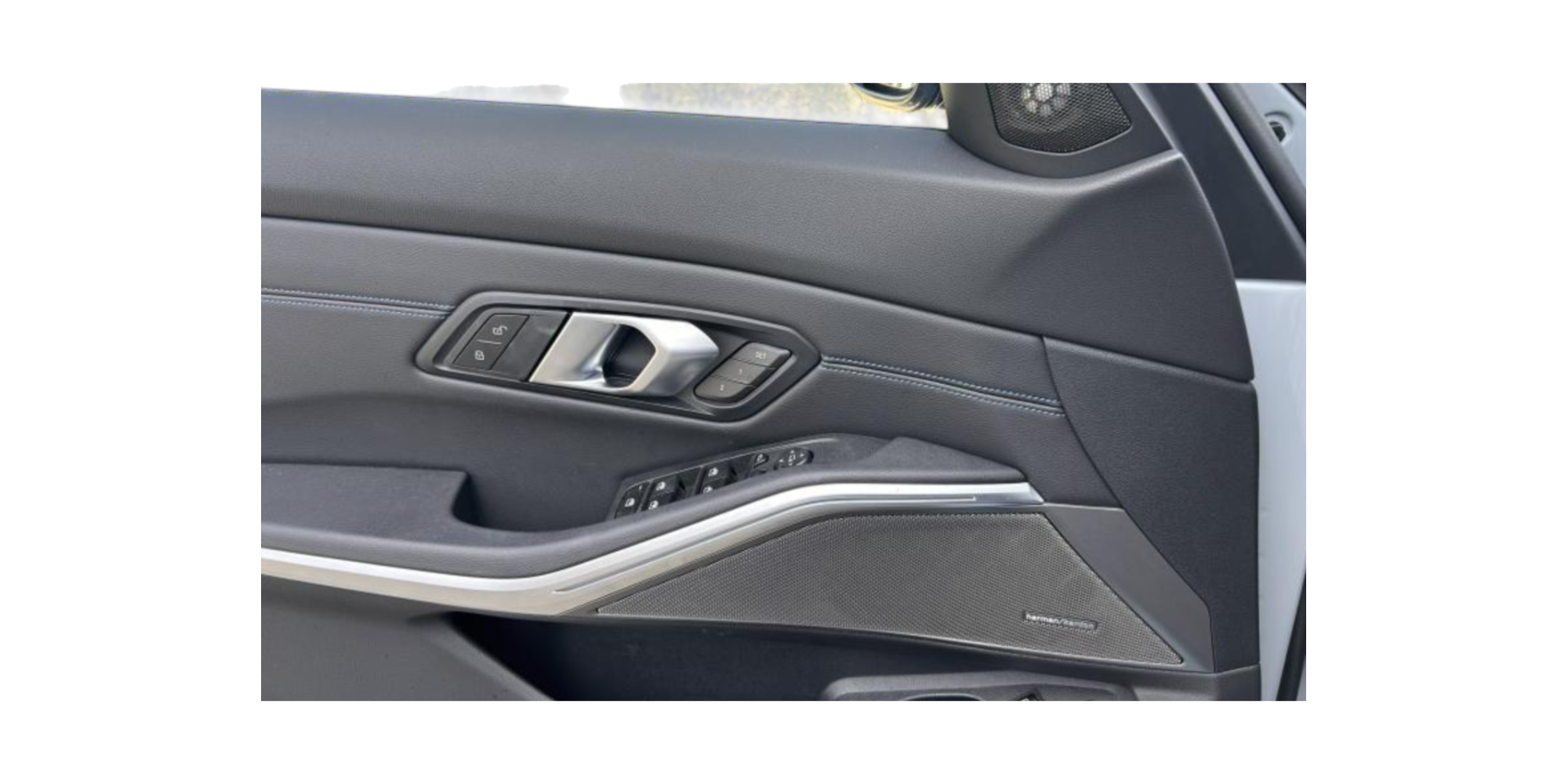 BMW 330e Touring M-Sport zu verkaufen bei Modena Motors