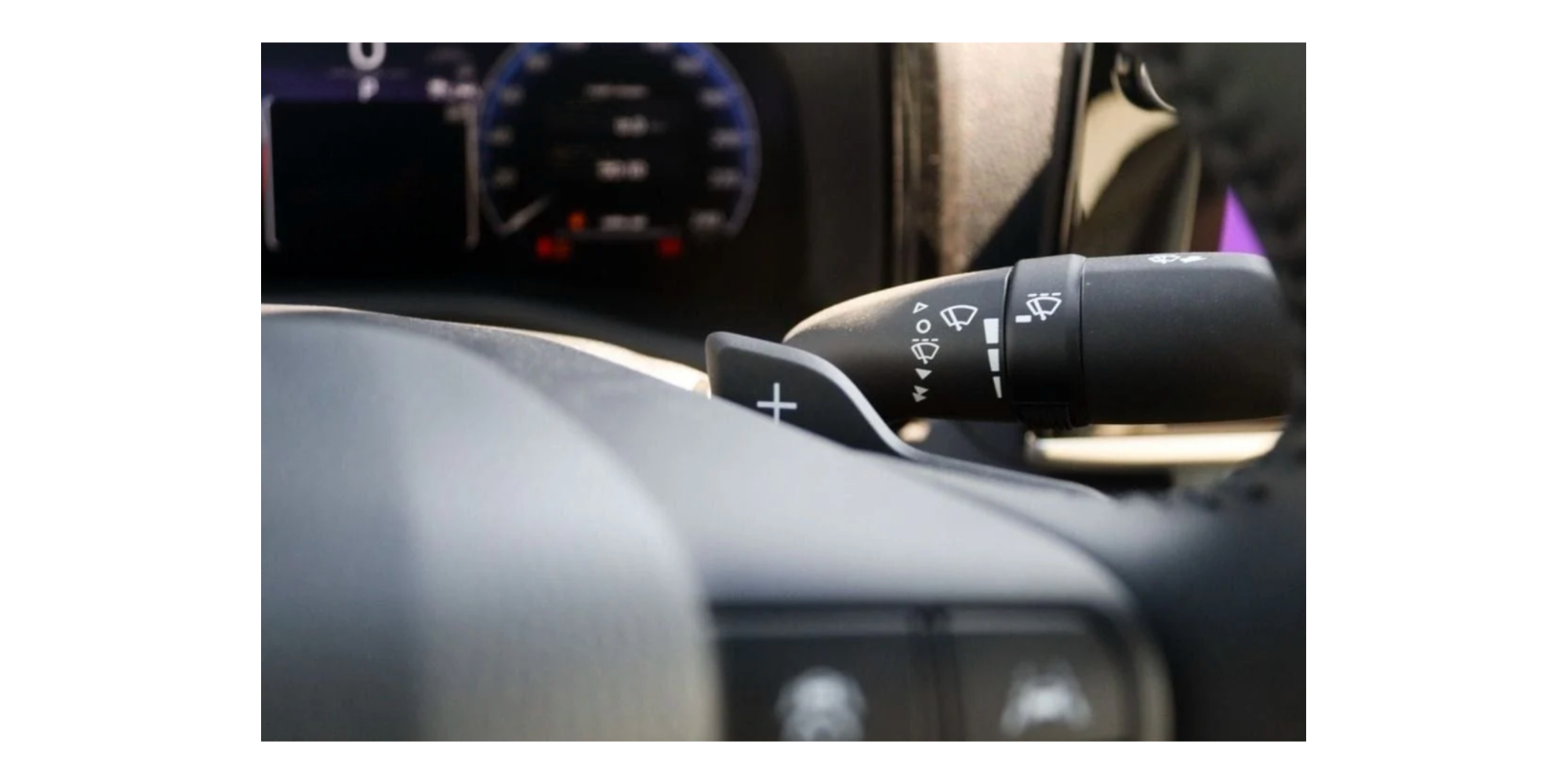 Toyota Camry GLE 2.5 Petrol AT zum Verkauf - Modena Motors