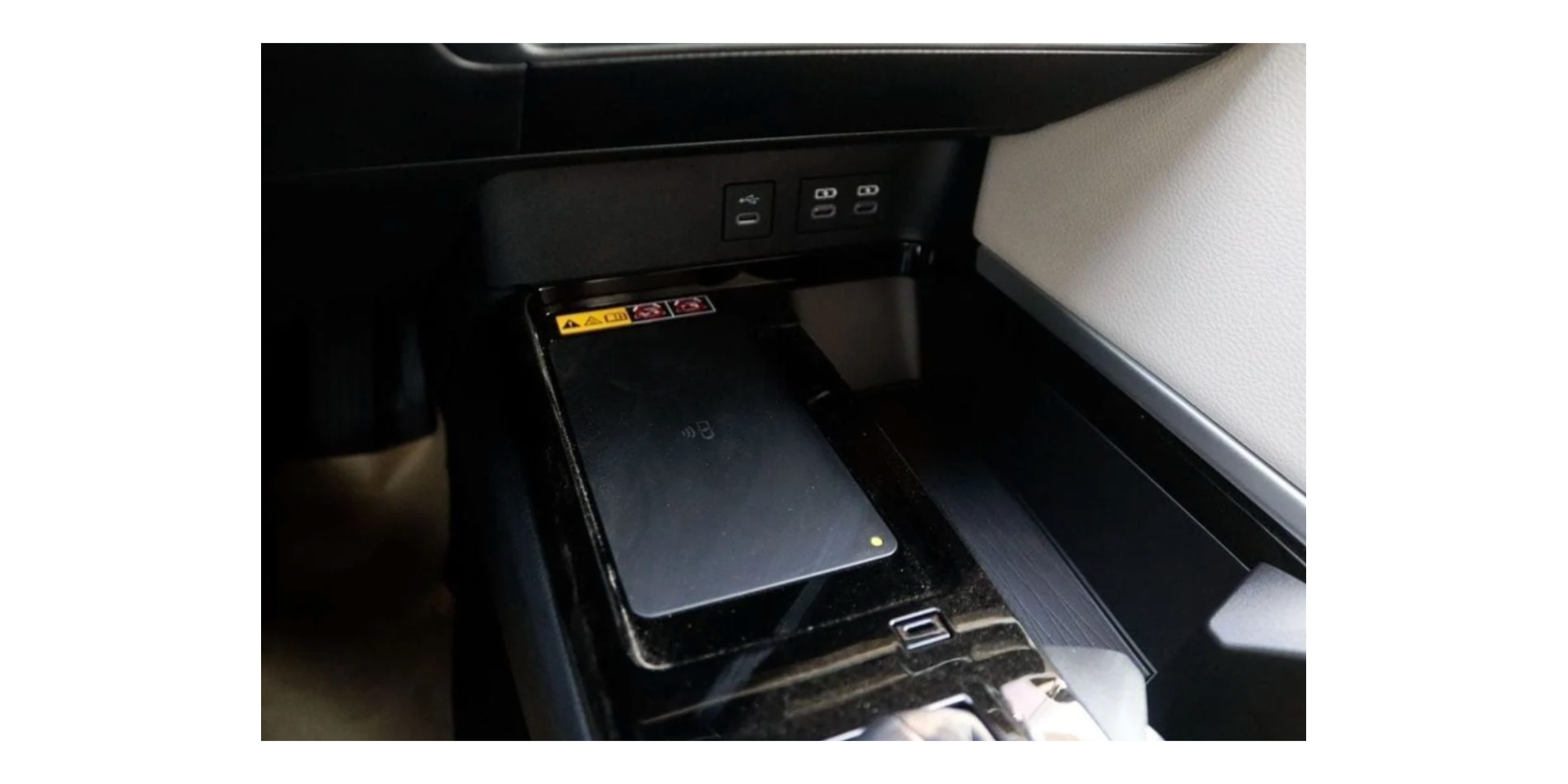 Toyota Camry GLE 2.5 Petrol AT zum Verkauf - Modena Motors