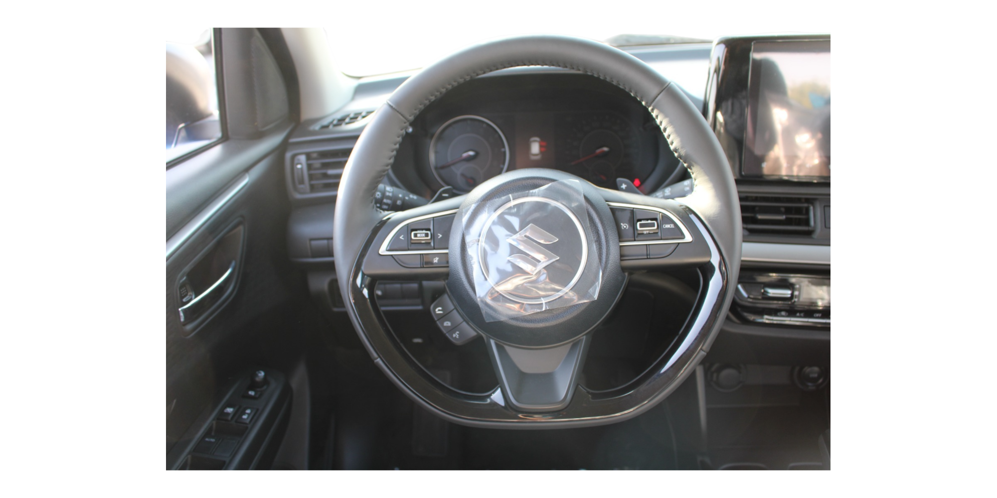 Suzuki Swift GLX 1.2 Petrol AT at Modena Motors GmbH