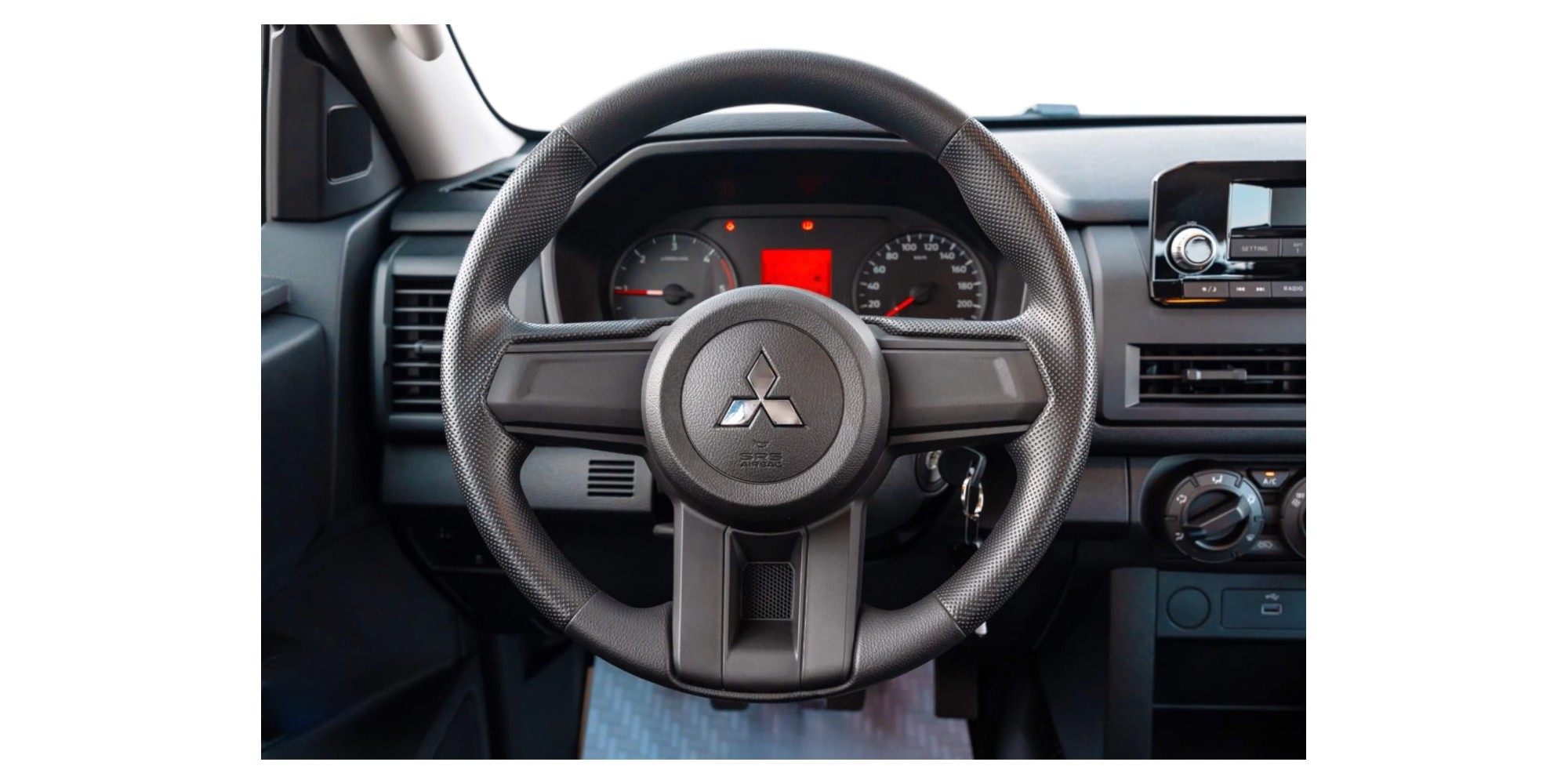 Mitsubishi L200 2.4L GL Diesel 4x4 for Sale Modena Motors