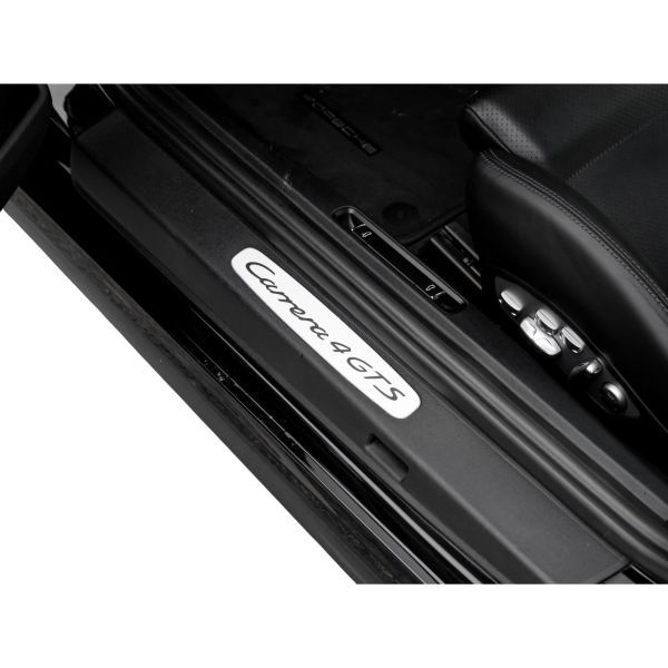 Porsche 911 991.1 Carrera 4 GTS - Sportiva di lusso