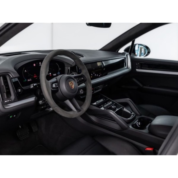 Porsche Cayenne E-Hybrid Luxury SUV – Modena Motors GmbH